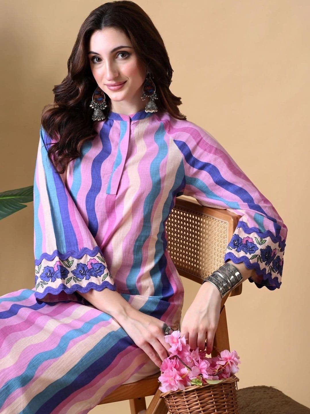 Anouk Women Printed Thread Work Kurta thumbnail 4