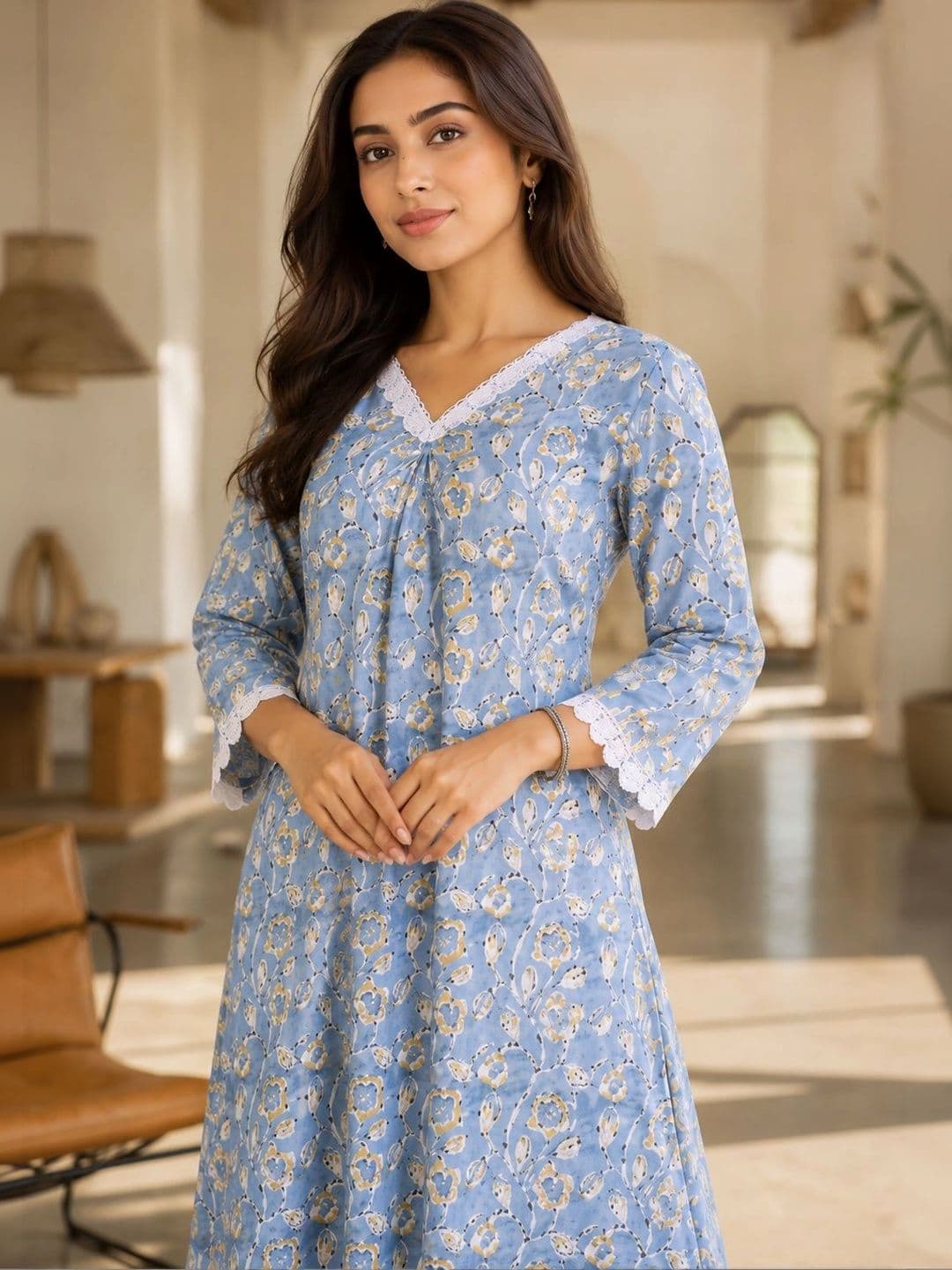Bunai Women Floral Printed Regular Kurta with Trousers thumbnail 2