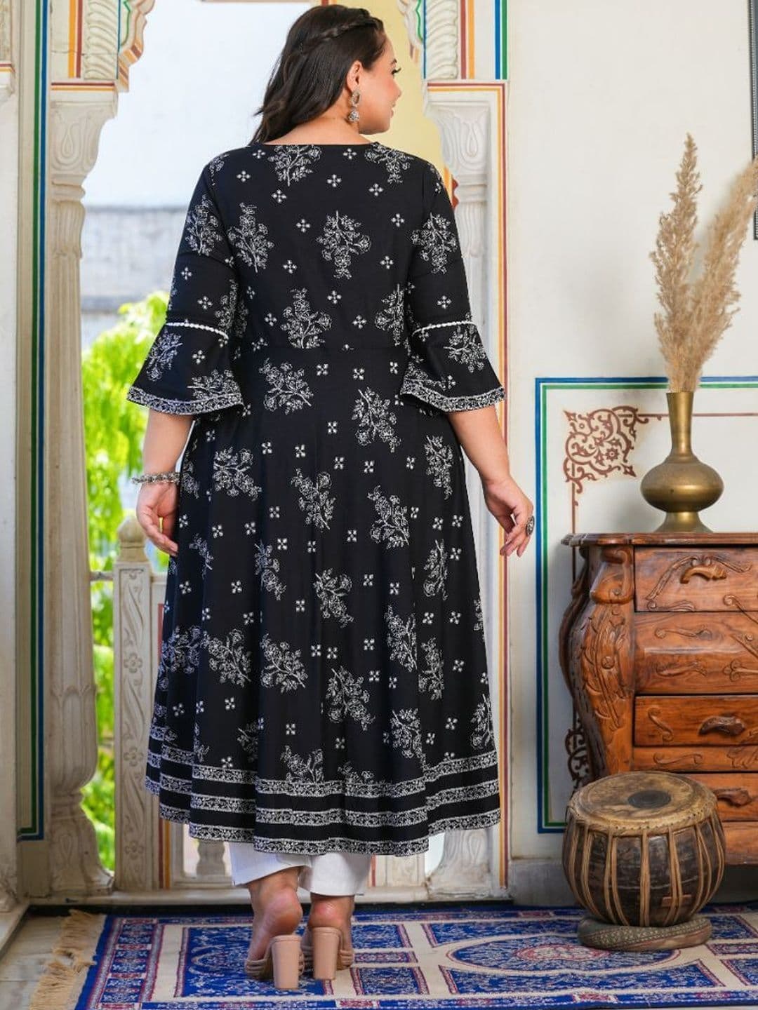 KALINI Women Floral Viscose Rayon Anarkali Kurtas thumbnail 3