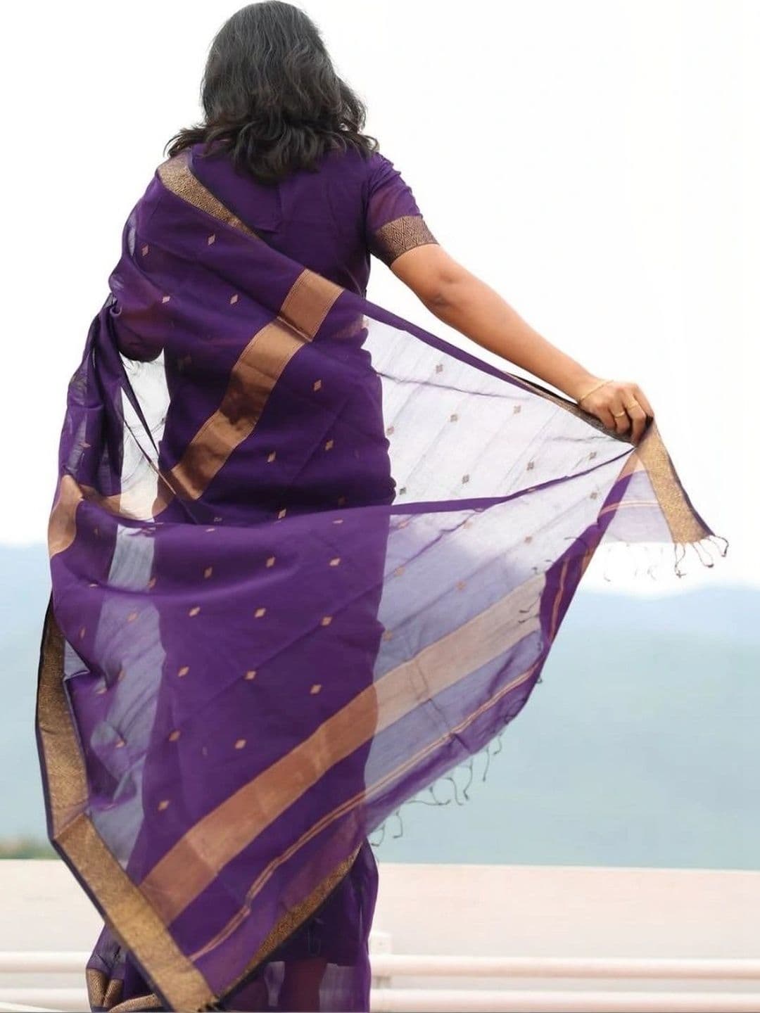 HERE&NOW Woven Design Zari Banarasi Saree thumbnail 2