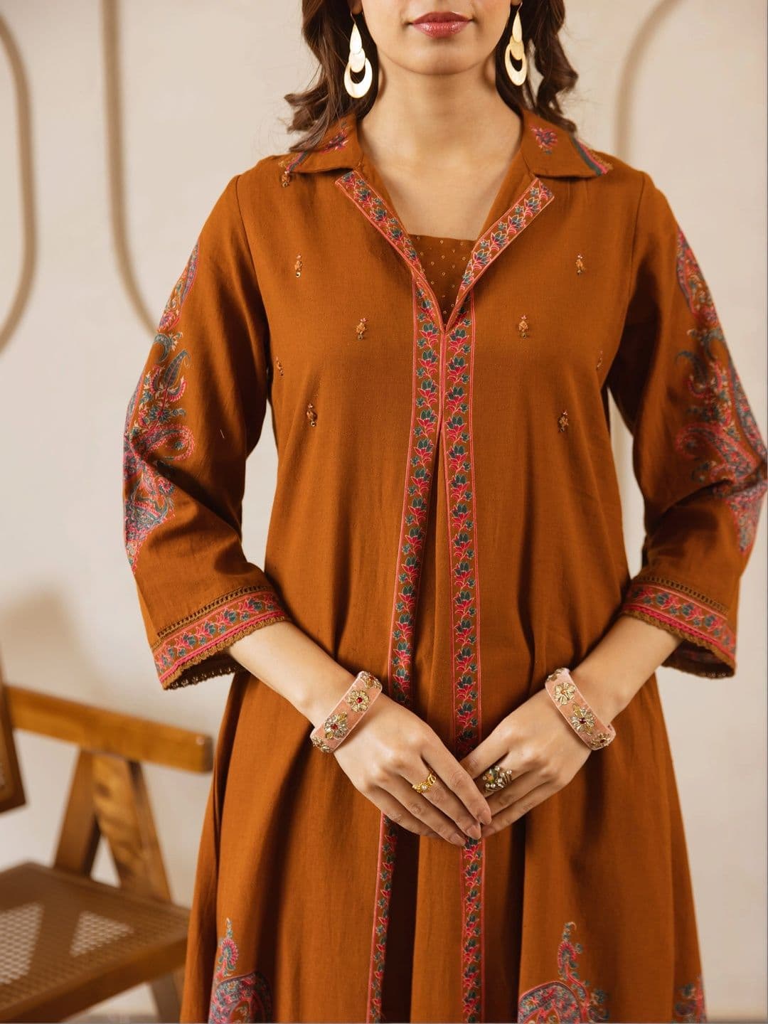 Nehamta Women Ethnic Motifs Embroidered Regular Thread Work Kurta with Trousers thumbnail 6