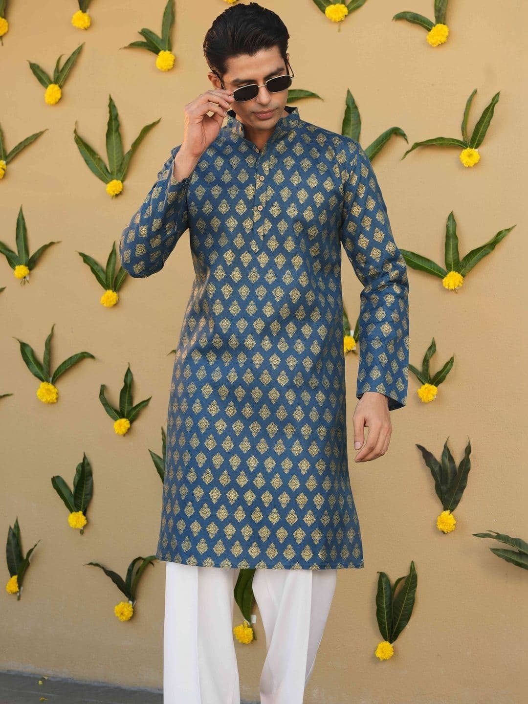 Anouk Printed Mandarin Collar Knee Length Straight Kurta - view 1