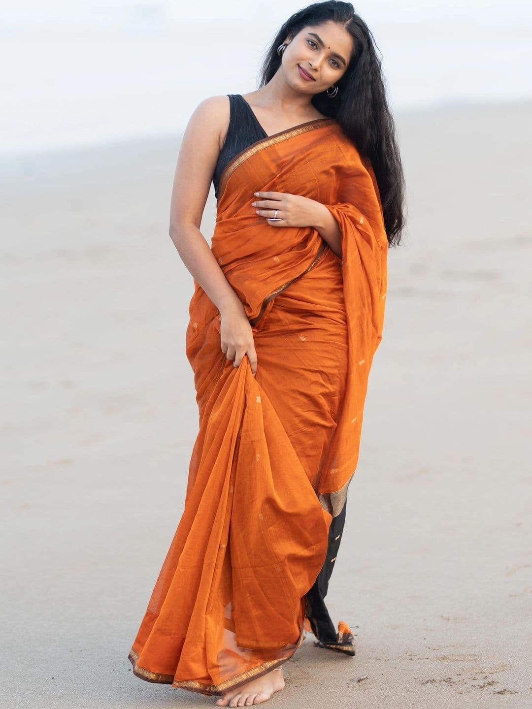 HERE&NOW Zari Silk Blend Banarasi Saree thumbnail 3