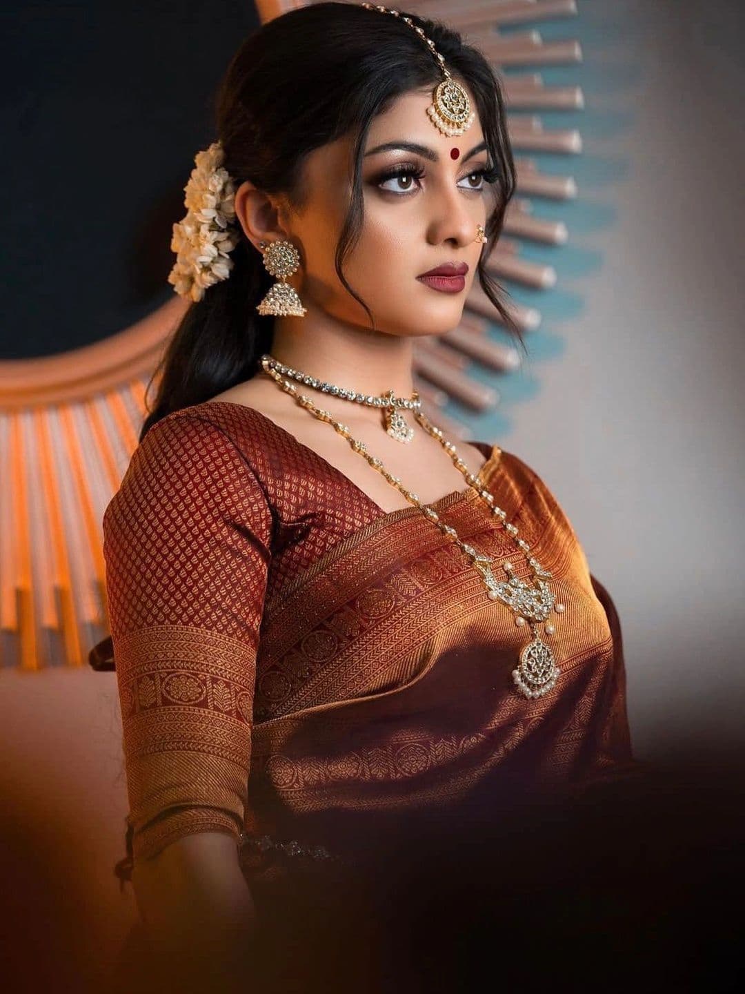 HERE&NOW Woven Design Zari Silk Blend Banarasi Saree thumbnail 3