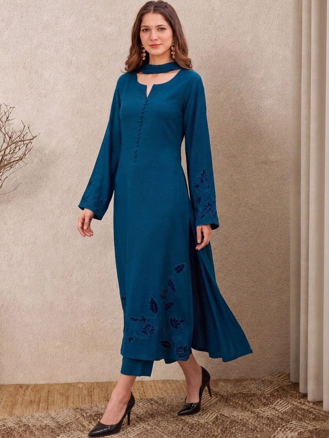 Anouk Women Ethnic Motifs Embroidered Regular Thread Work Chanderi Silk Kurta with Trousers & With Dupatta thumbnail 2