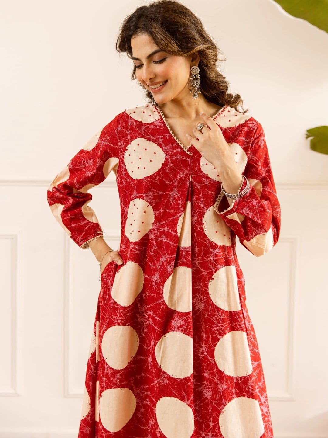 Nehamta Women Printed Regular Kurta with Palazzos thumbnail 5
