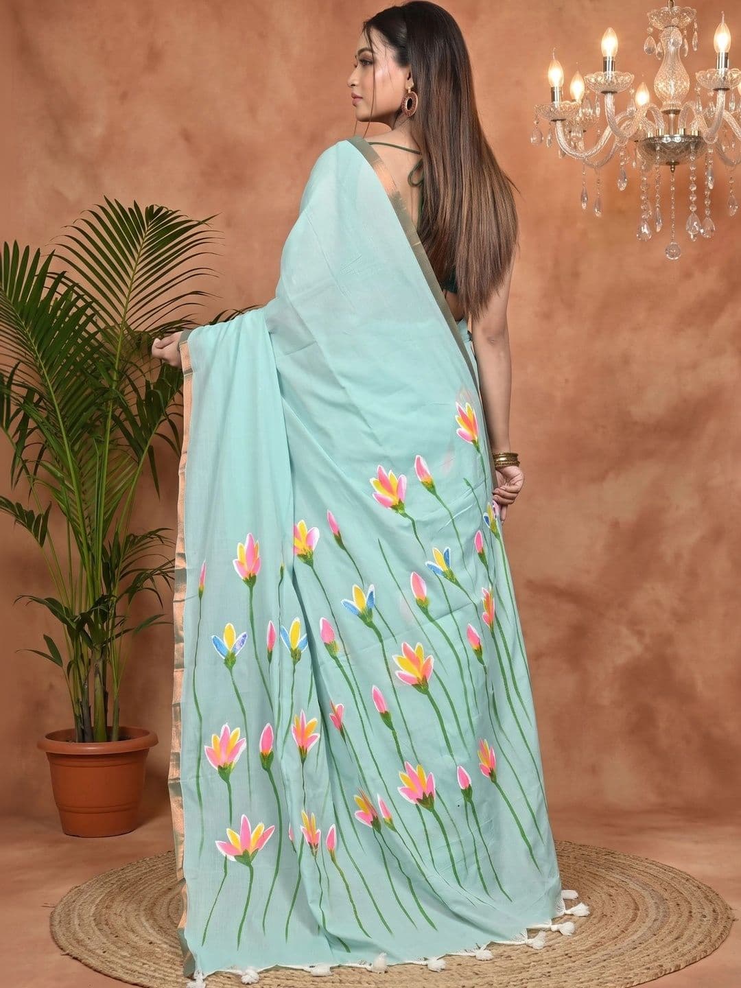 PuJoy Floral Sequinned Pure Cotton Handloom Taant Saree thumbnail 2