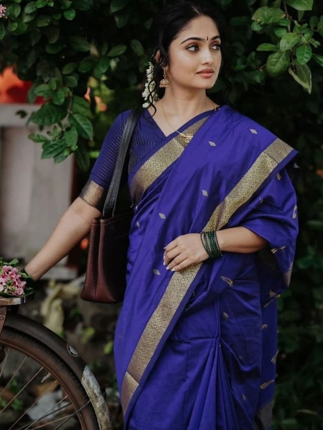HERE&NOW Woven Design Zari Banarasi Saree thumbnail 5