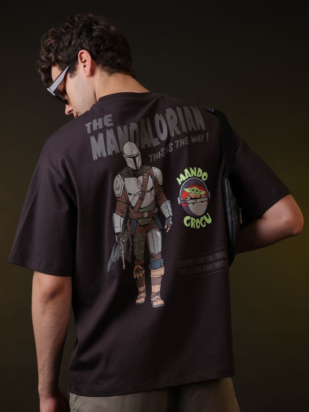 Free Authority Men Star Wars Mandalorian & Grogu Printed Oversized T-shirt thumbnail 5