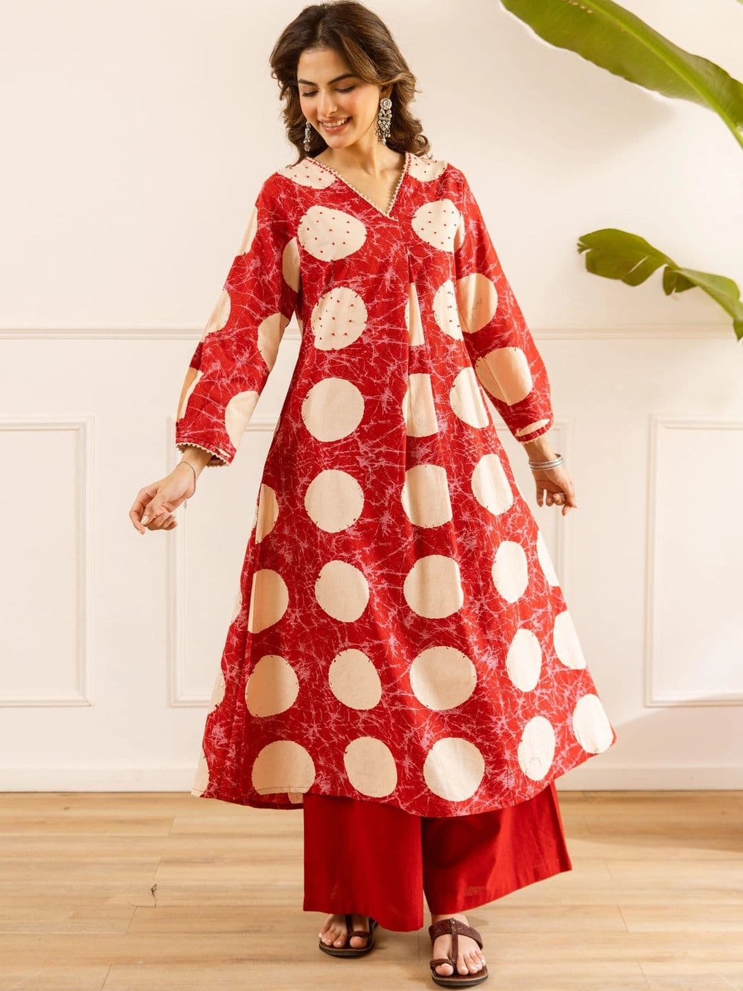 Nehamta Women Printed Regular Kurta with Palazzos thumbnail 6