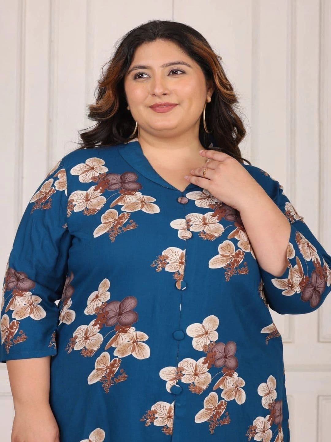 Sandhya's Plus Women Floral Printed Regular Kurta with Pyjamas thumbnail 2