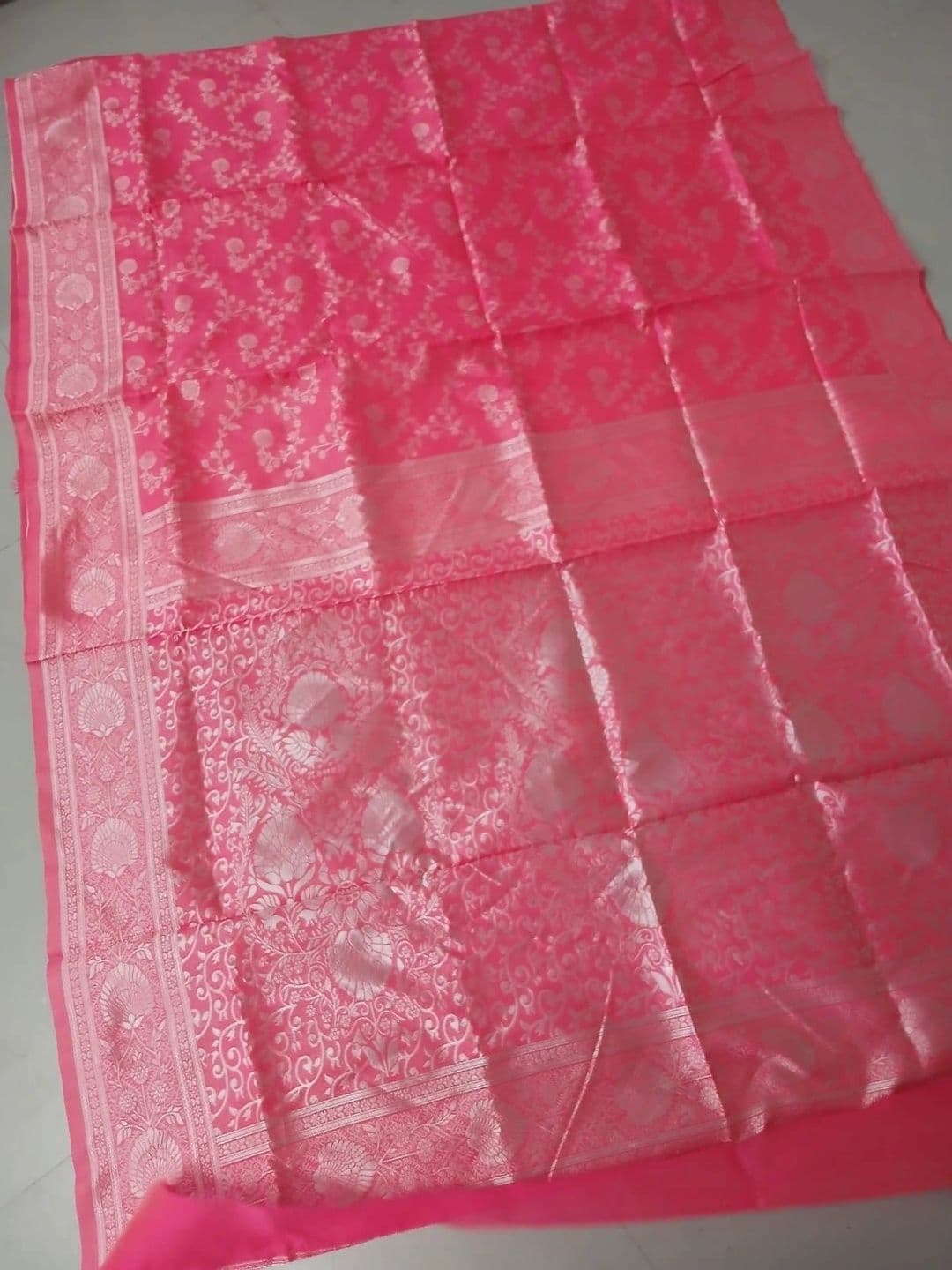 Milvia Ethnic Motifs Zari Silk Blend Designer Kanjeevaram Saree thumbnail 2