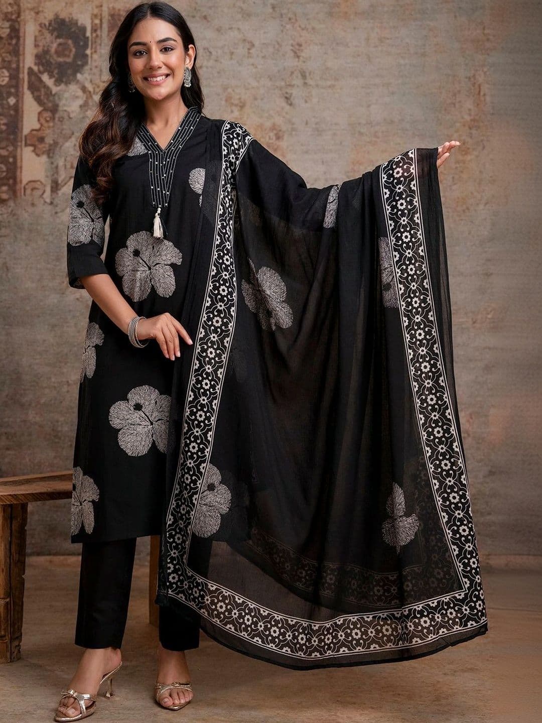 FERANOID Women Floral Printed Regular Pure Cotton Kurta with Trousers & With Dupatta - view 1