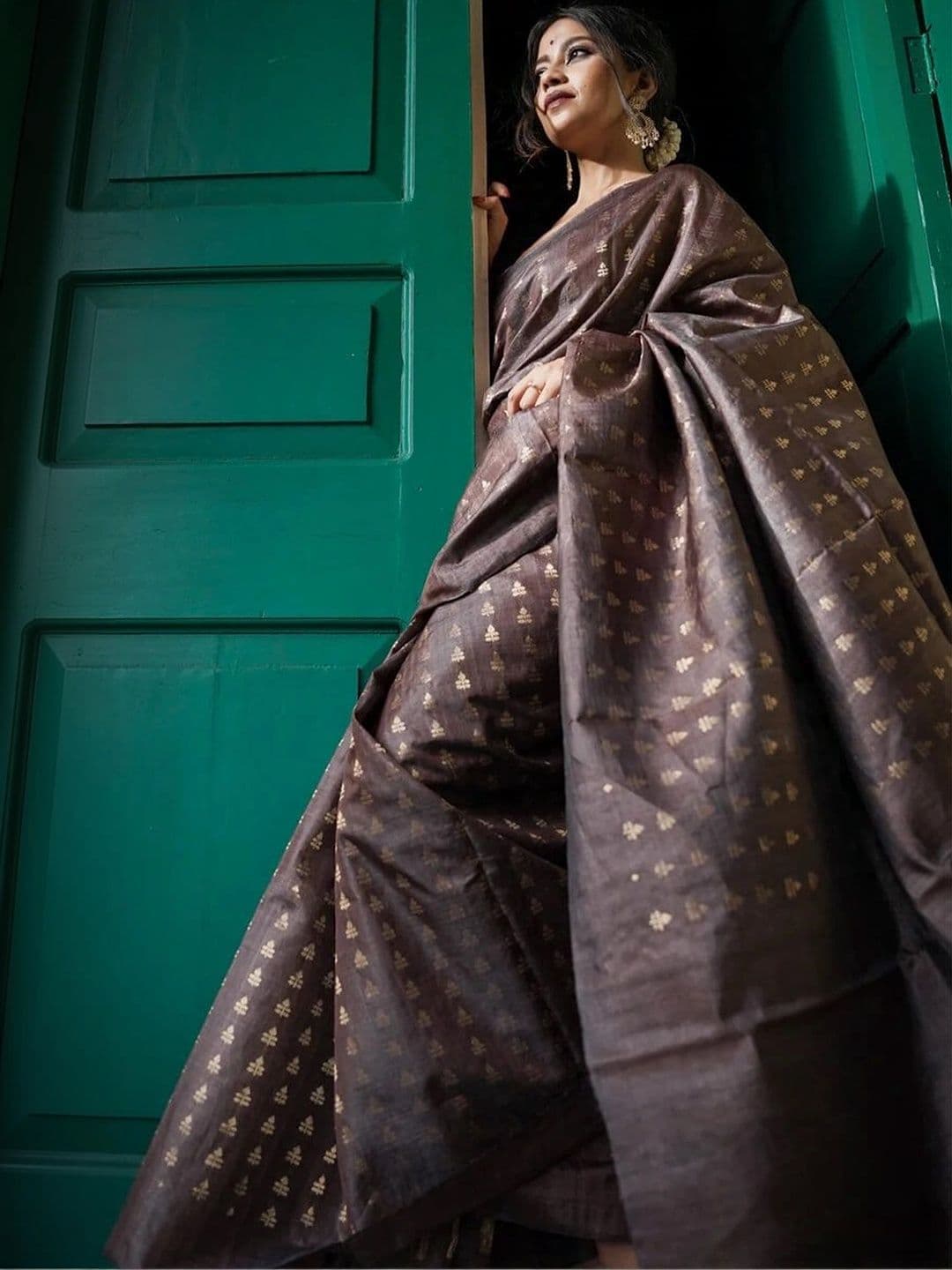 HERE&NOW Woven Design Zari Silk Blend Banarasi Saree thumbnail 6