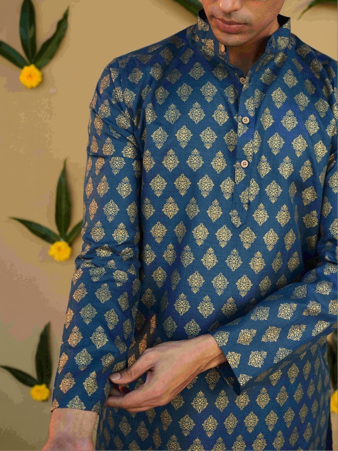 Anouk Printed Mandarin Collar Knee Length Straight Kurta thumbnail 2