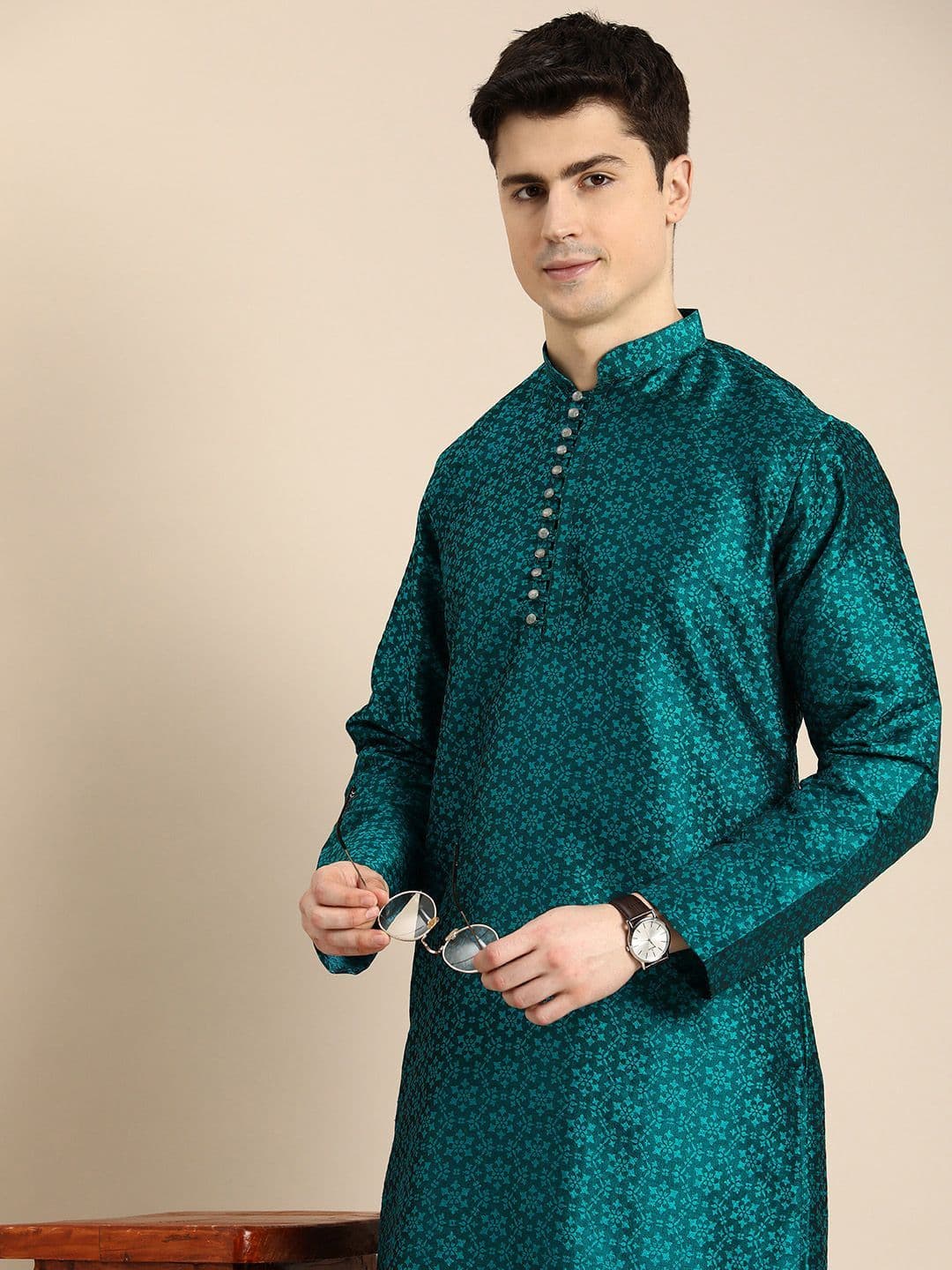 Anouk Men Floral Jacquard Knee Length Straight Kurta thumbnail 3