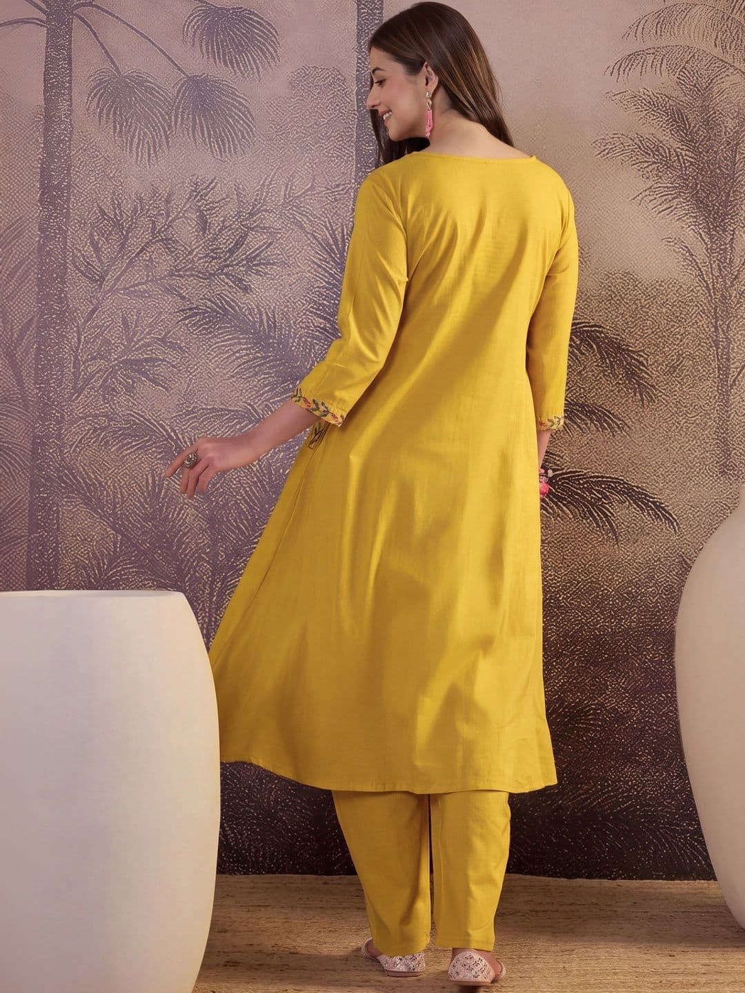 Shree Ramkrishna Fab Women Floral Embroidered Regular Thread Work Pure Cotton Kurta with Palazzos thumbnail 3