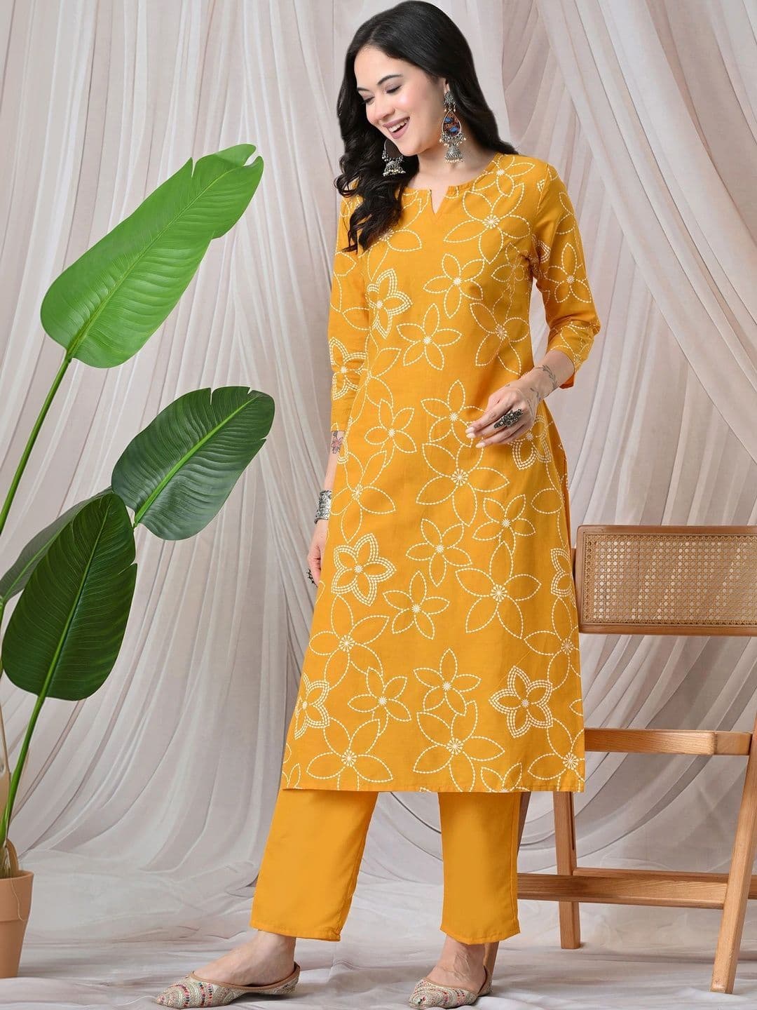 BKApparels Women Floral Printed Regular Pure Cotton Kurta with Trousers thumbnail 5