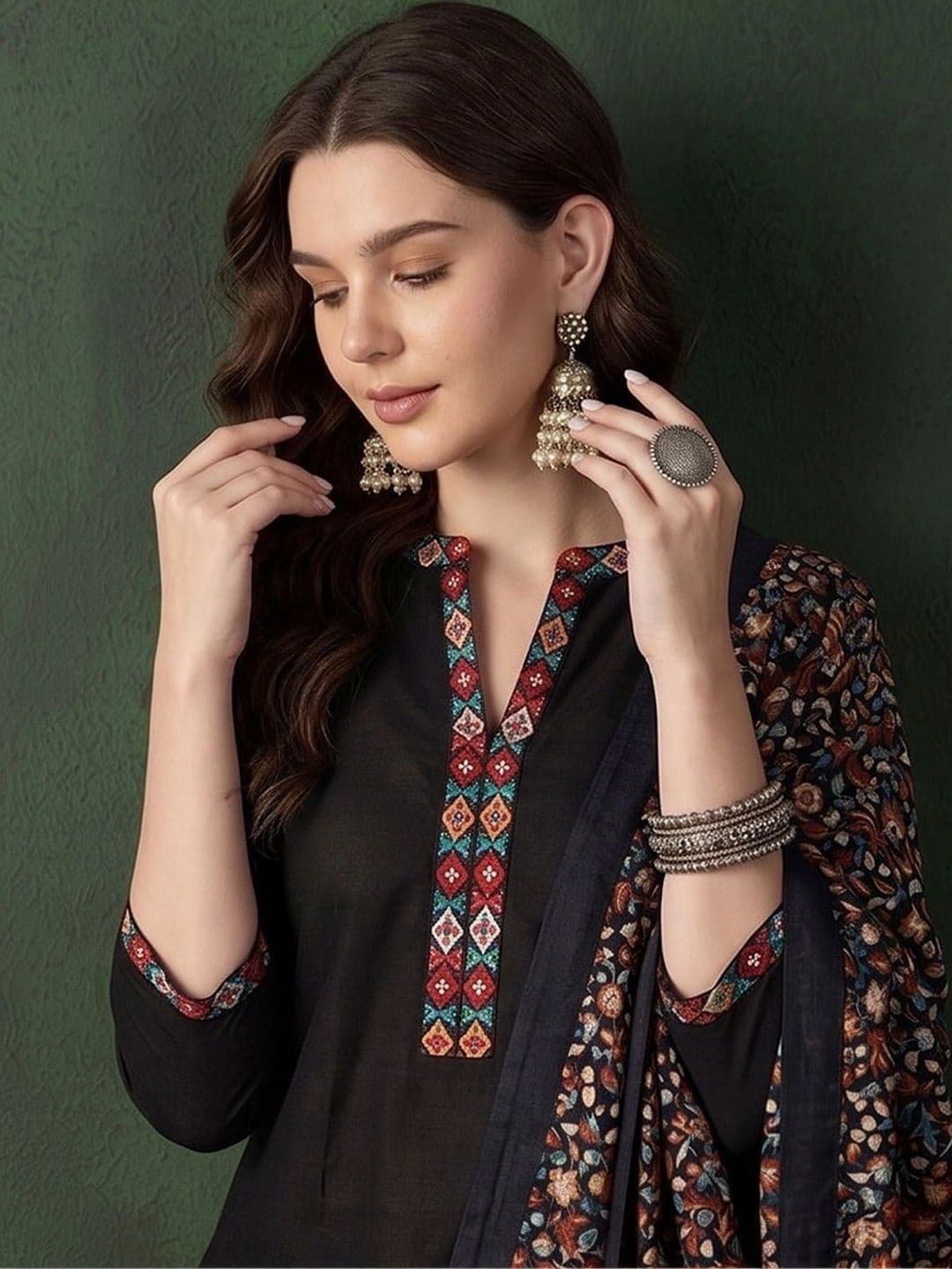 Sangria Women Ethnic Motifs Embroidered Regular Thread Work Pure Cotton Kurta with Trousers & With Dupatta thumbnail 2