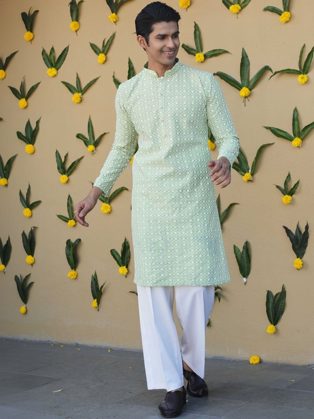 Anouk Men Geometric Embroidery Knee Length Straight Kurta thumbnail 3