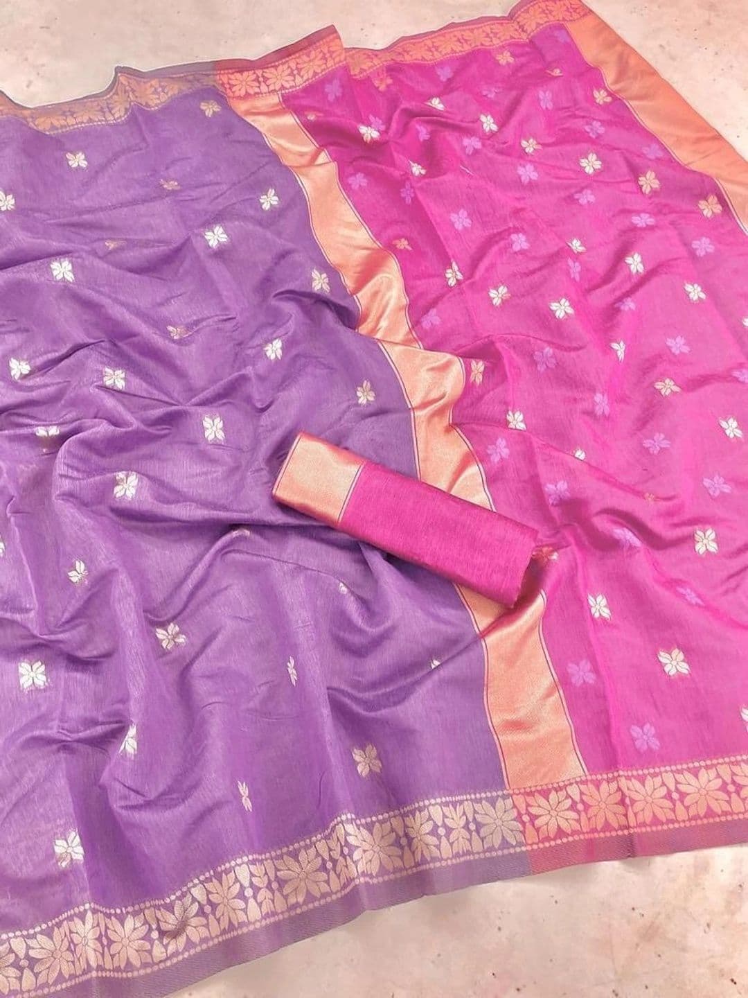 HERE&NOW Woven Design Zari Silk Blend Banarasi Saree thumbnail 4