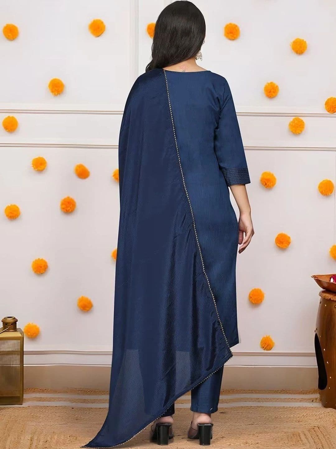 Sangria Women Ethnic Motifs Embroidered Regular Thread Work Kurta with Trousers & With Dupatta thumbnail 4