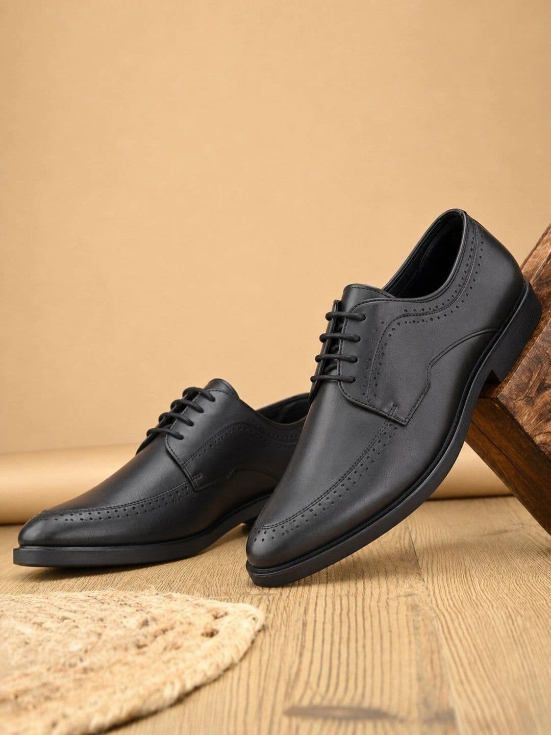 Mast & Harbour Men Round Toe Lace-Ups Formal Oxfords - view 1