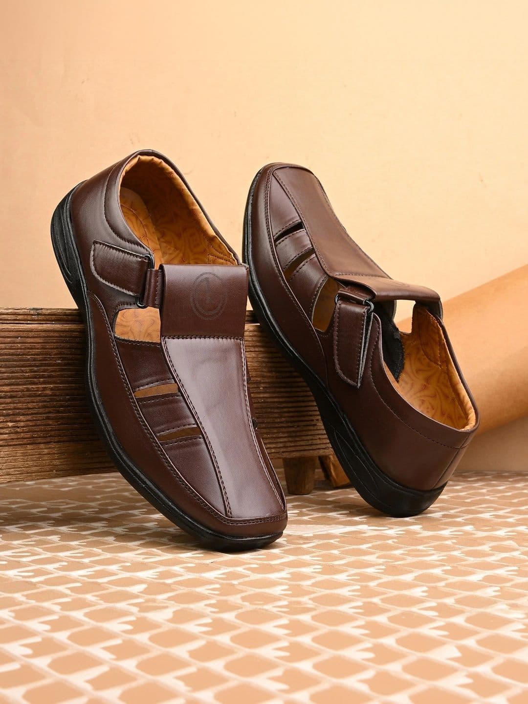 LIGERONATION Men Leather Shoe-Style Sandals - view 1