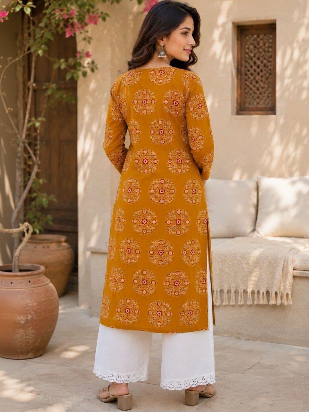Hunaiza Women Ethnic Motifs Printed Indie Prints Kurta thumbnail 5