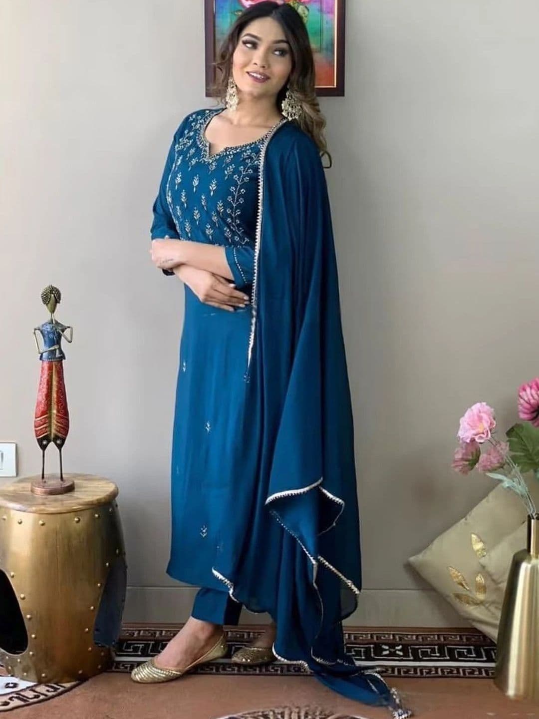 Sangria Women Ethnic Motifs Embroidered Regular Thread Work Kurta with Trousers & With Dupatta thumbnail 3