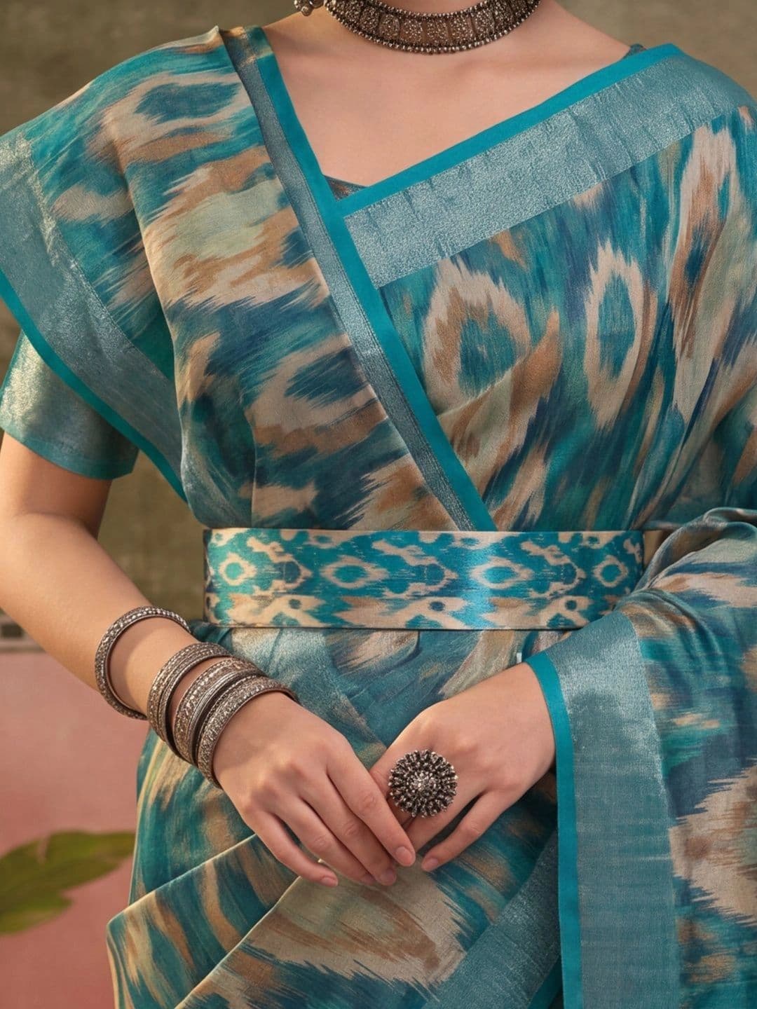 Mitera Floral Women Zari Silk Cotton Fusion Saree thumbnail 2