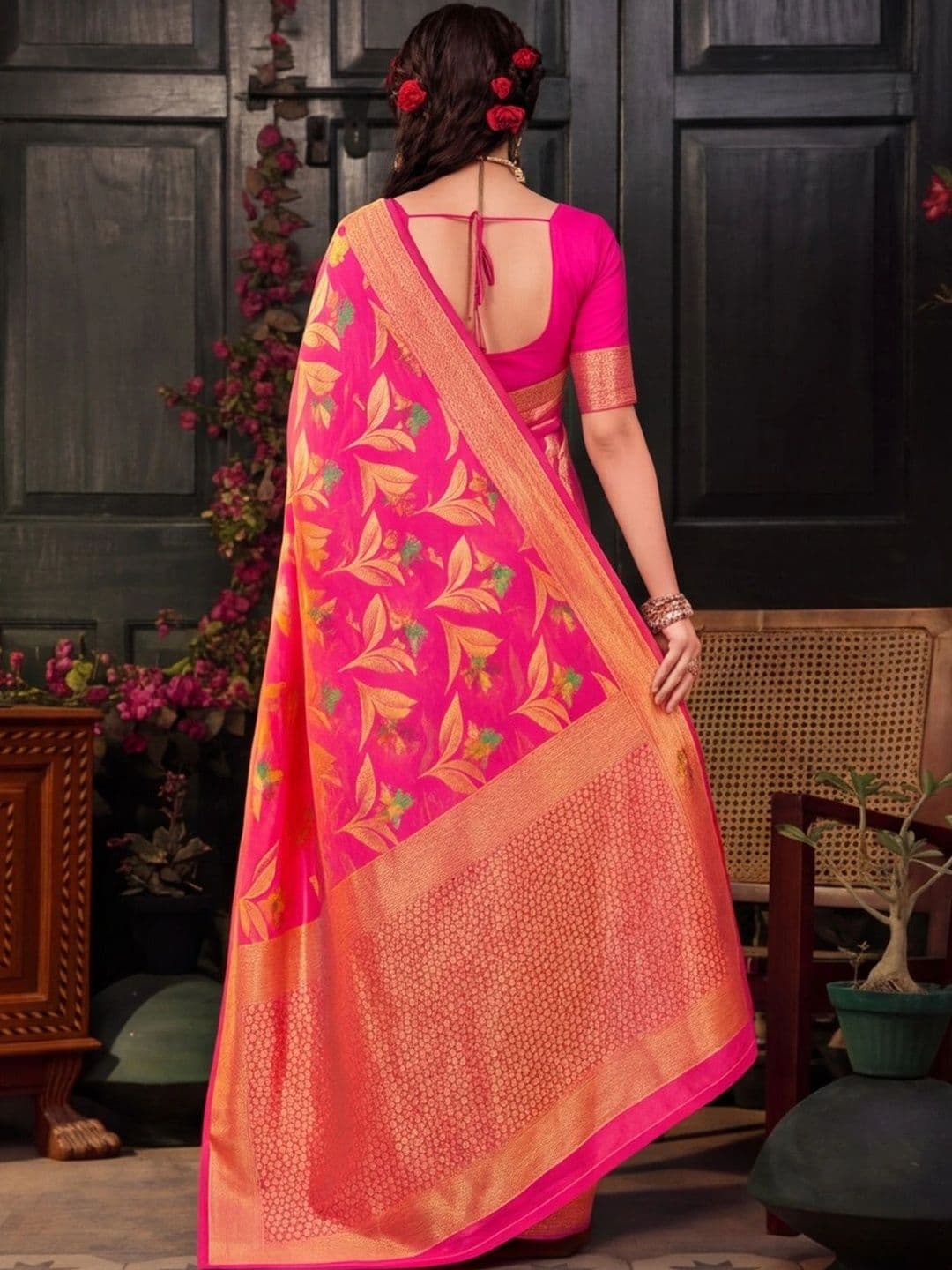 Mitera Woven Design Zari Silk Cotton Fusion Banarasi Saree thumbnail 5