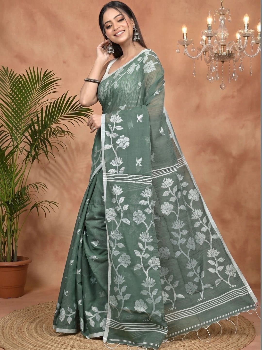 PuJoy Women Ethnic Motifs Sequinned Handloom Taant Saree thumbnail 6