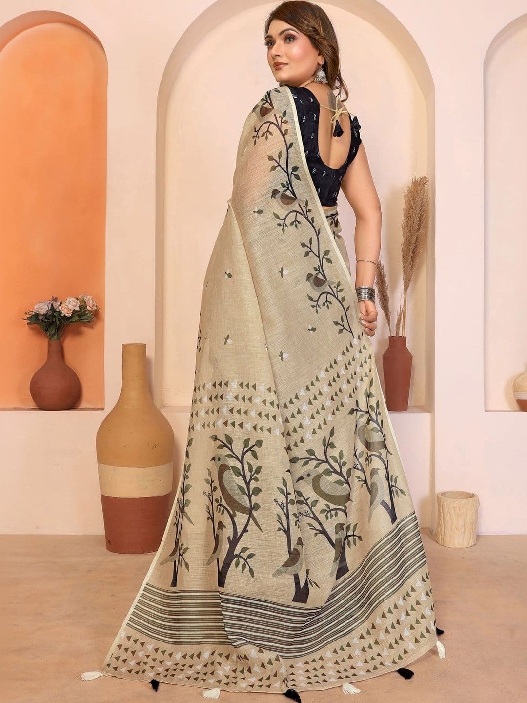 VS MALL Floral Linen Blend Saree thumbnail 2