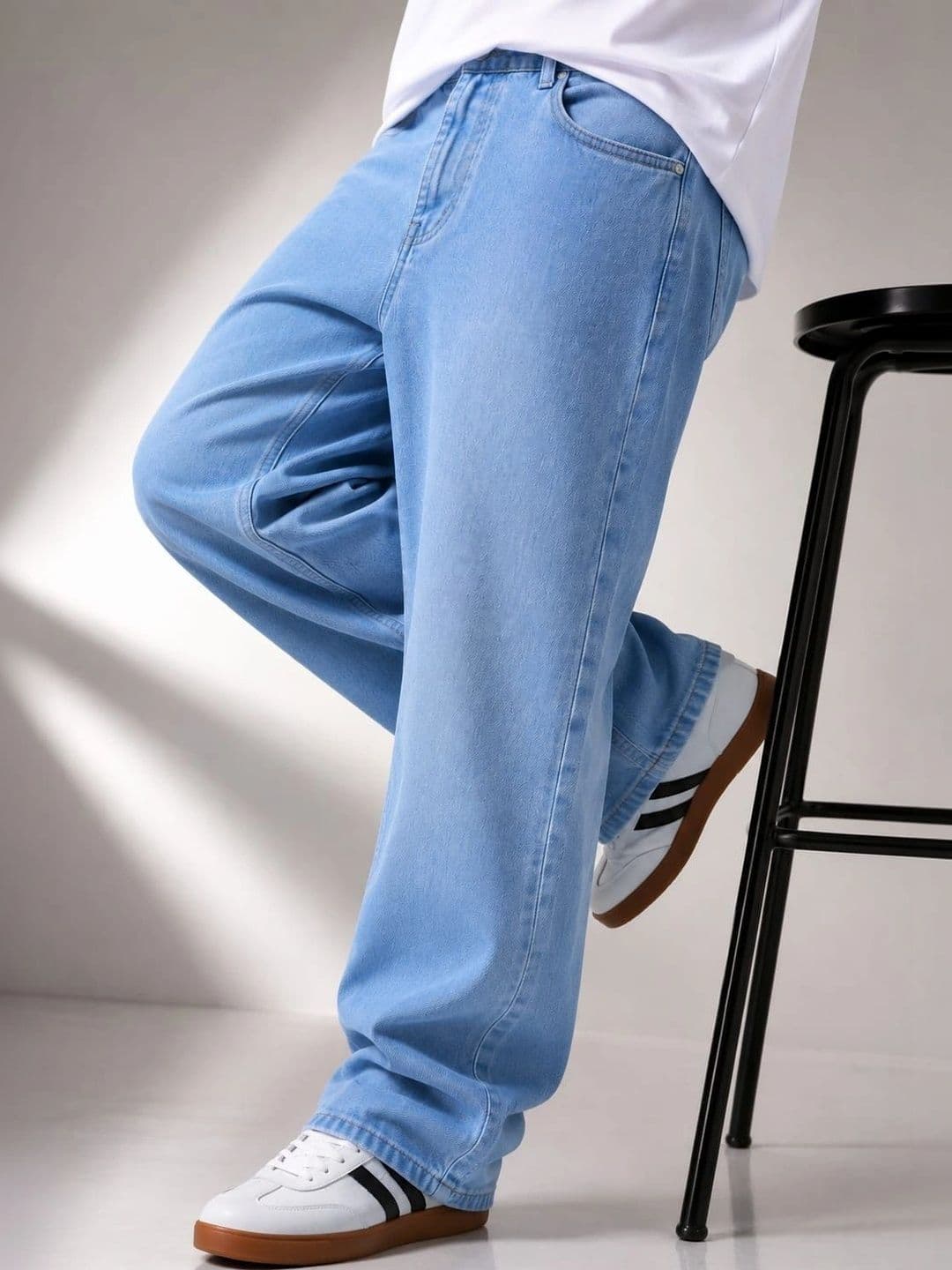 VK CULTURE Men Straight Fit Mid-Rise Light Fade Jeans thumbnail 2