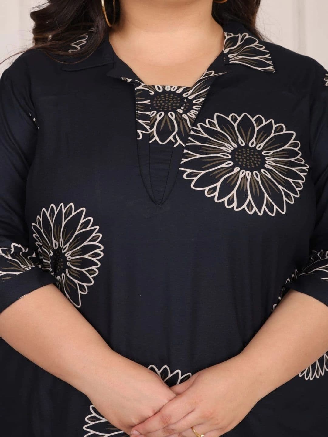 Sandhya's Plus Women Floral Printed Regular Kurta with Harem Pants thumbnail 5