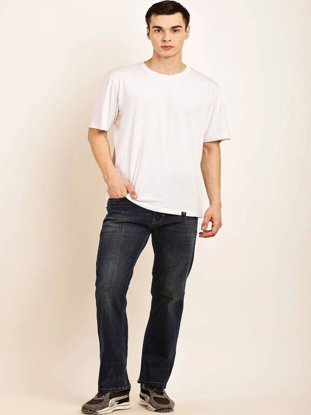 Zyker jeans co Men Hottie Regular Fit Mid-Rise Low Distress Jeans thumbnail 3