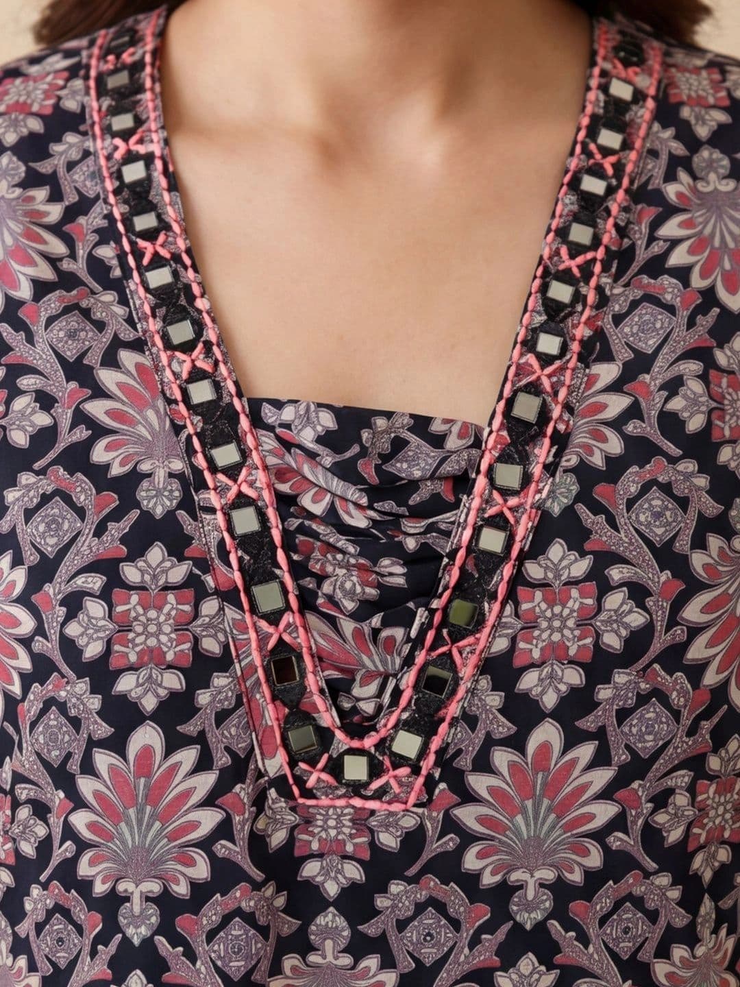 Anouk Women Floral Printed Mirror Work Indie Prints Kurta thumbnail 3