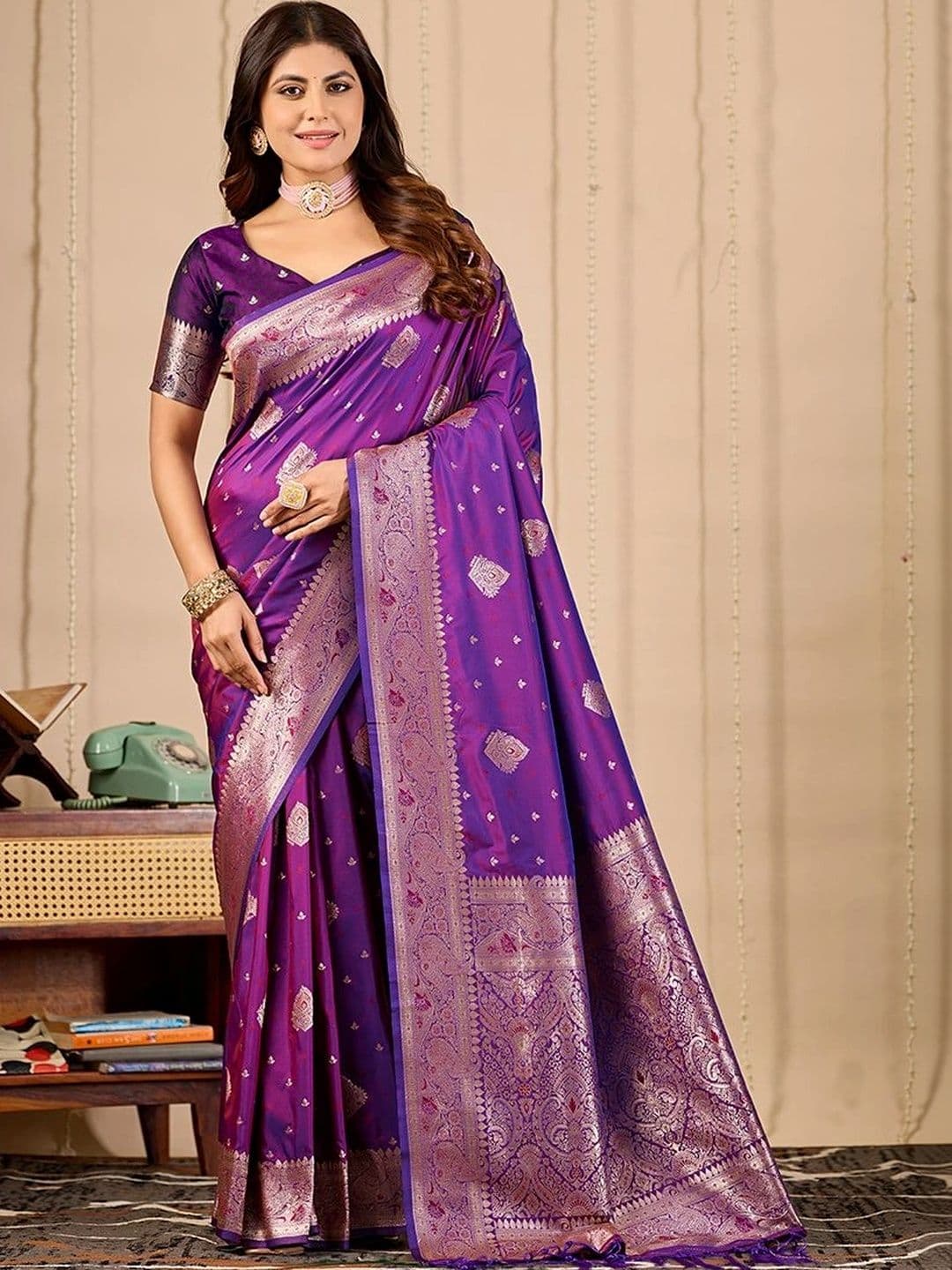 FABRINO Paisley Zari Banarasi Saree thumbnail 5
