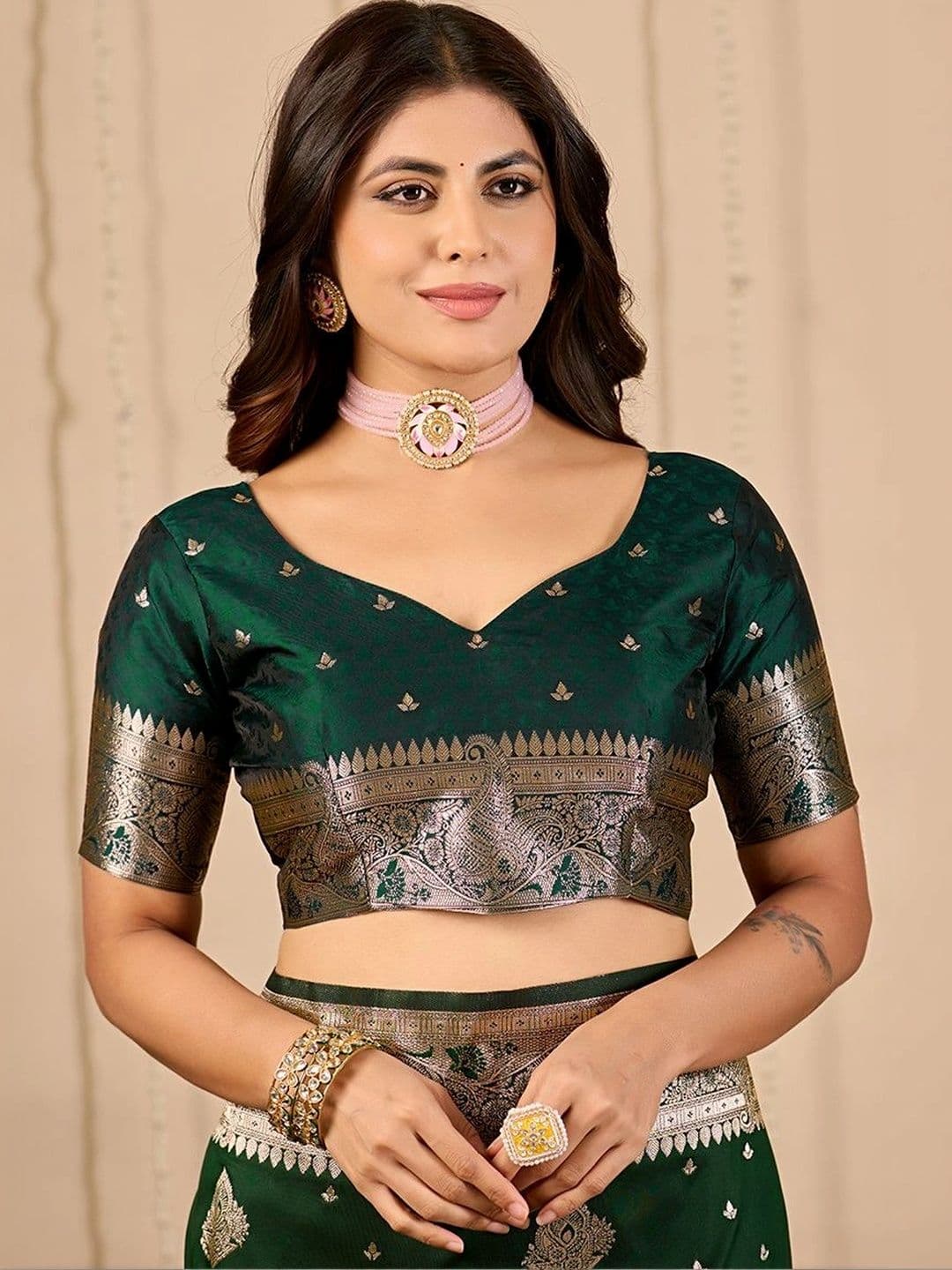 FABRINO Woven Design Zari Banarasi Saree thumbnail 3