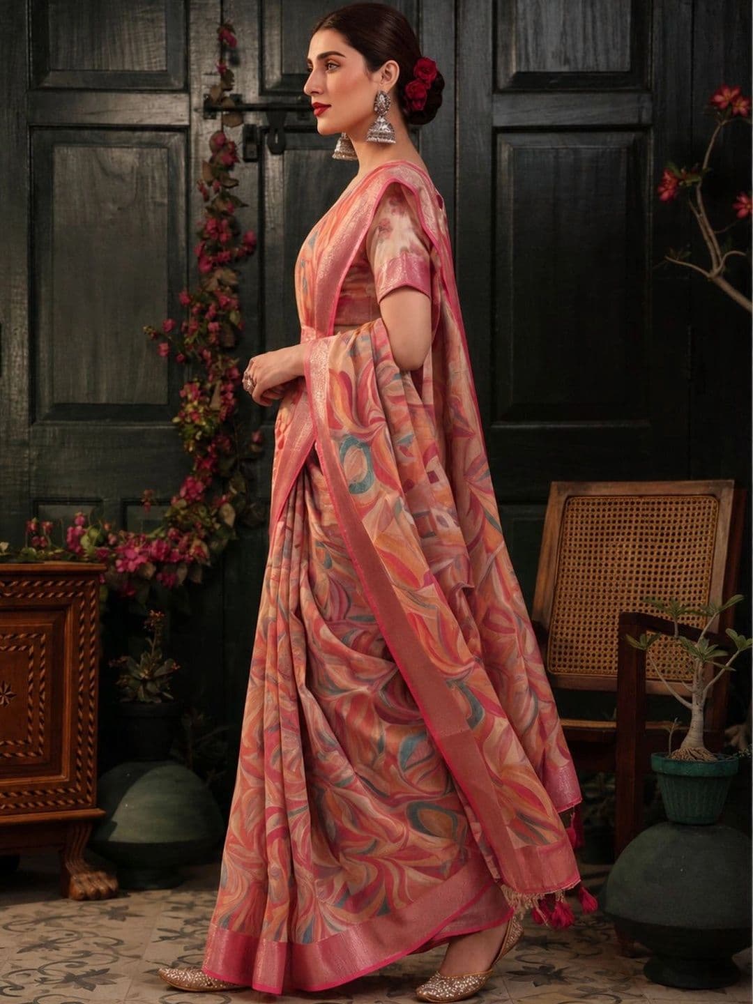 Mitera Floral Zari Silk Cotton Fusion Saree thumbnail 5