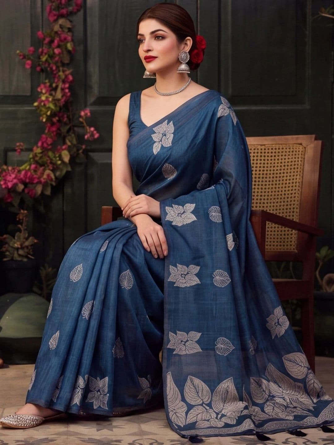Mitera Woven Design Zari Silk Cotton Fusion Banarasi Saree thumbnail 2