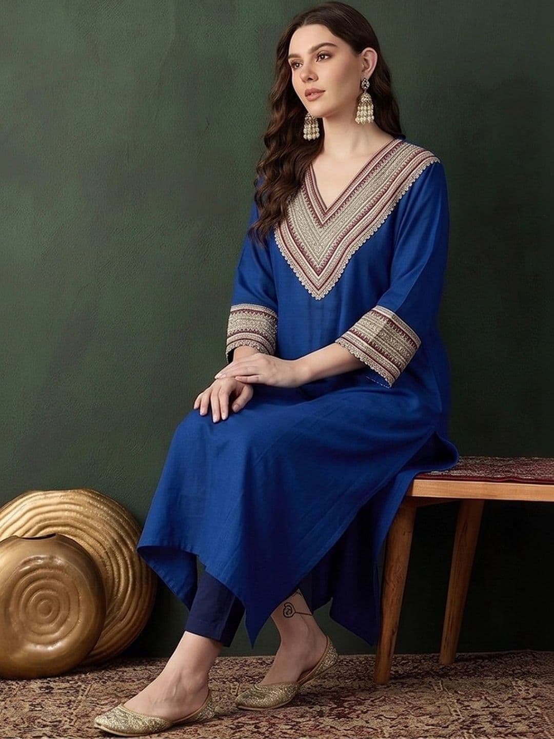 Sangria Women Ethnic Motifs Embroidered Regular Thread Work Kurta with Trousers thumbnail 5