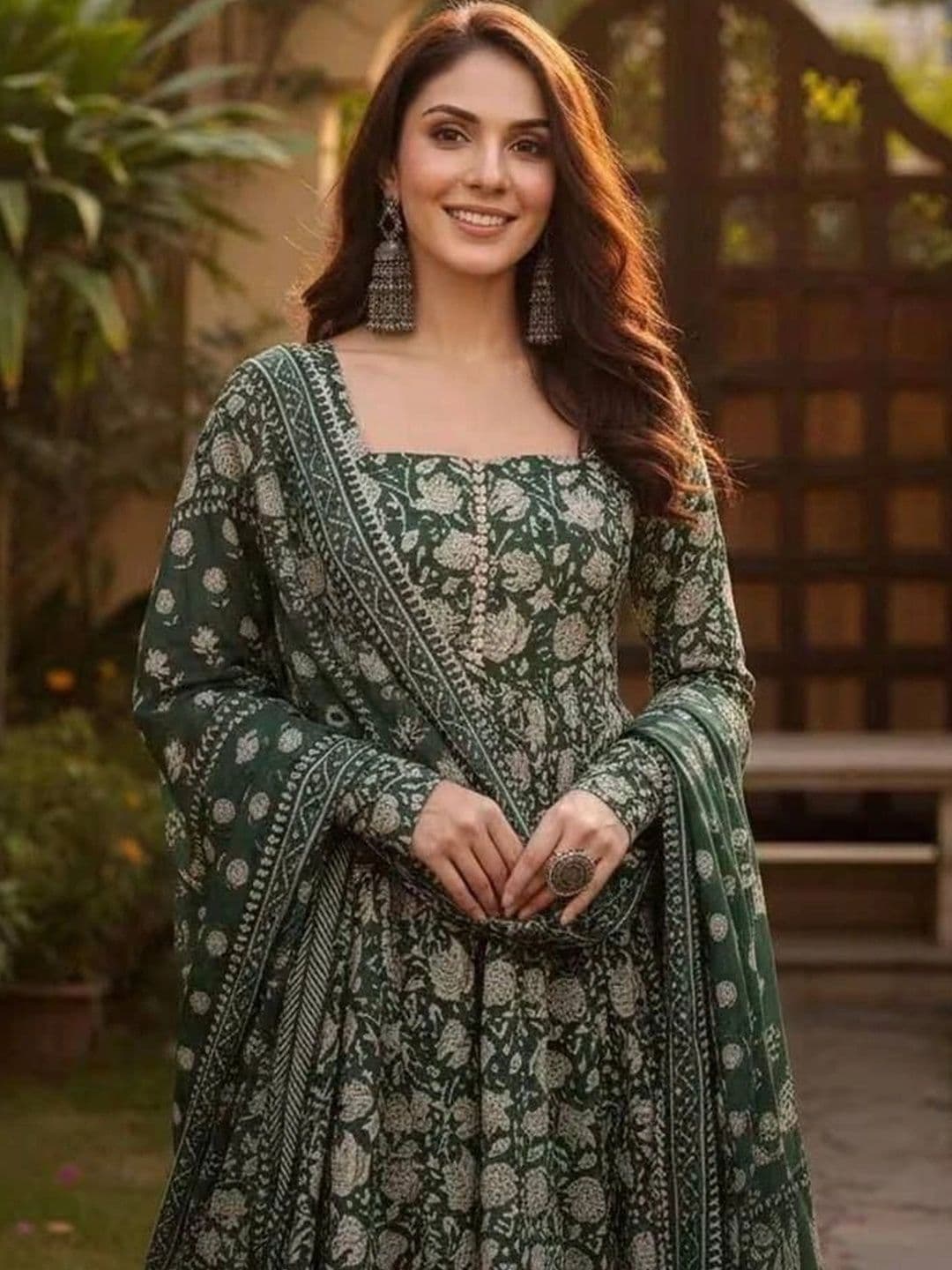 Chhipa Prints Women Ethnic Motifs Printed Regular Kurta with Trousers & With Dupatta thumbnail 3