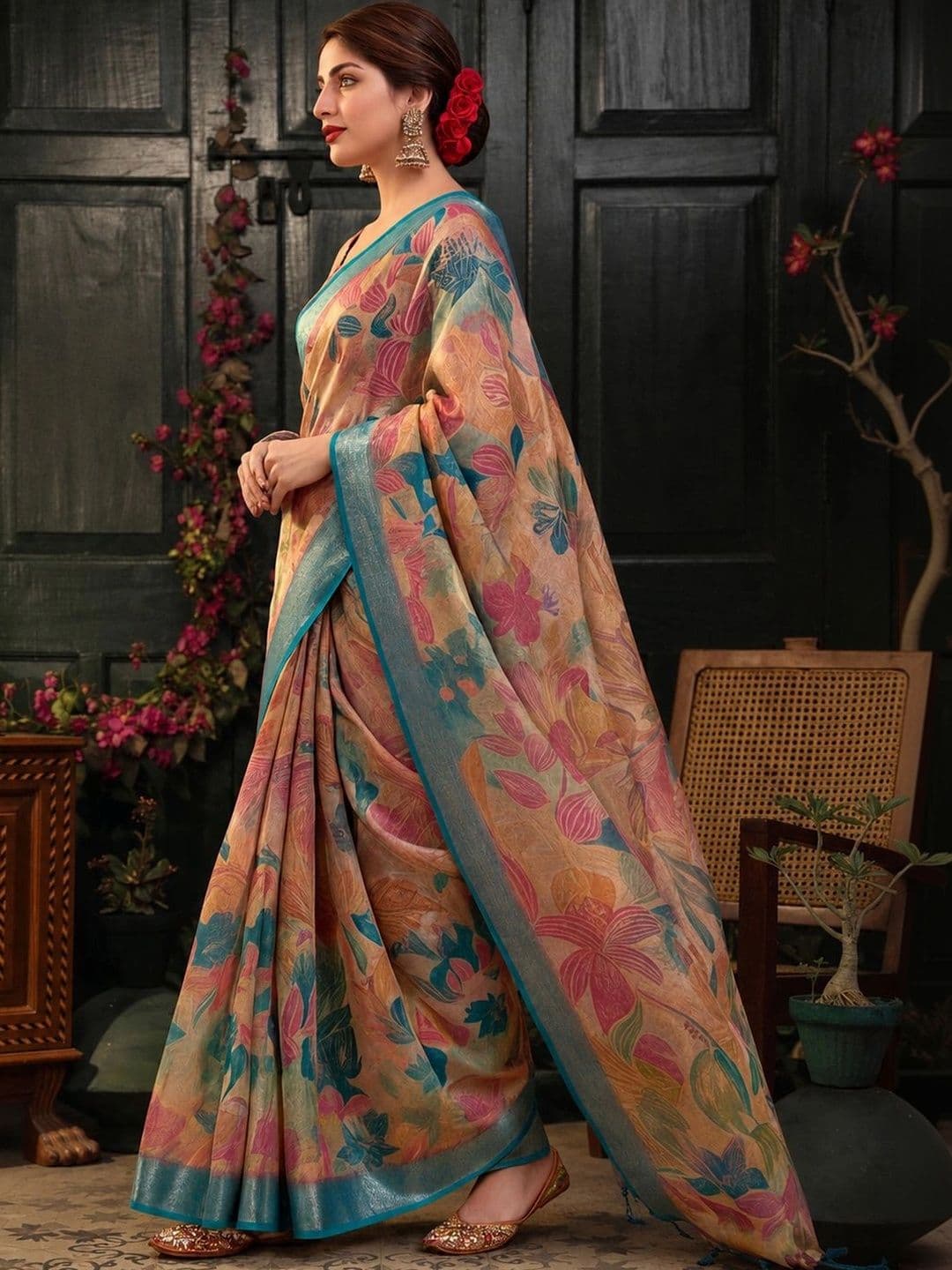 Mitera Women Floral Zari Silk Cotton Fusion Saree thumbnail 6