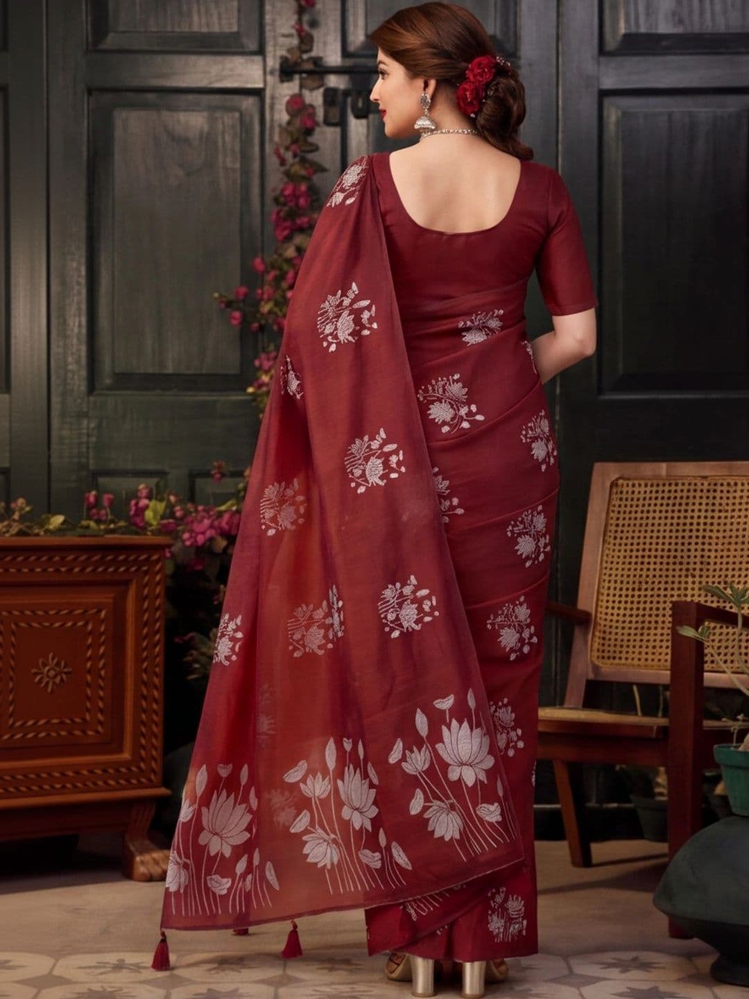Mitera Floral Zari Silk Cotton Fusion Banarasi Saree thumbnail 5