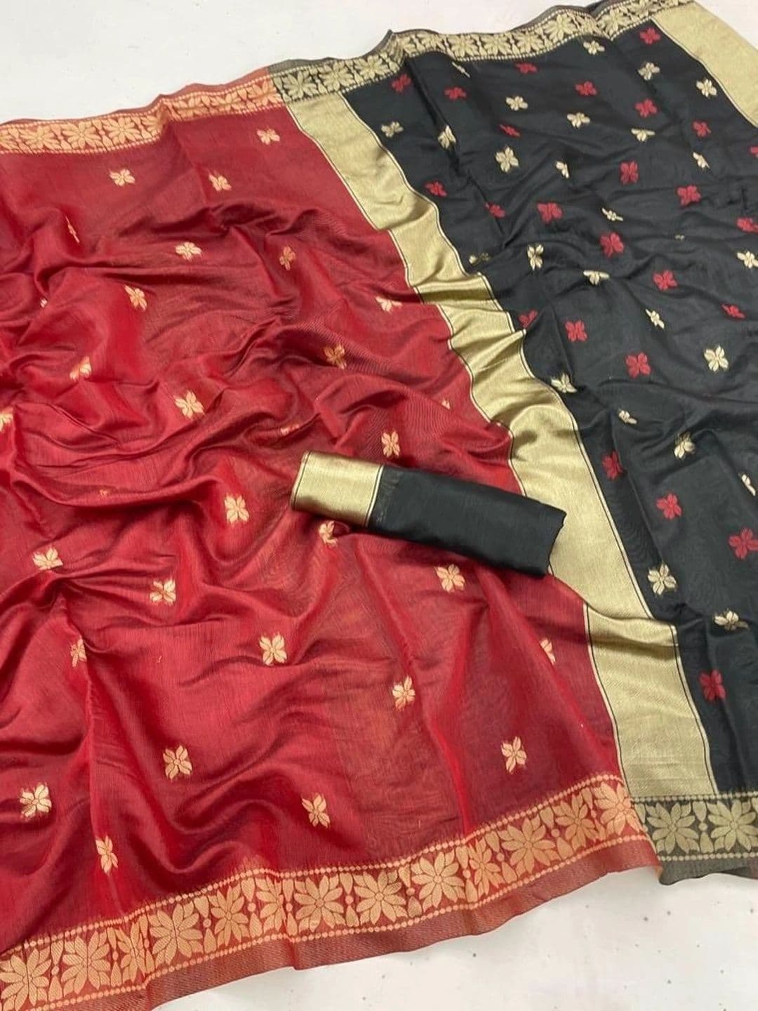 HERE&NOW Woven Design Zari Silk Blend Banarasi Saree thumbnail 3