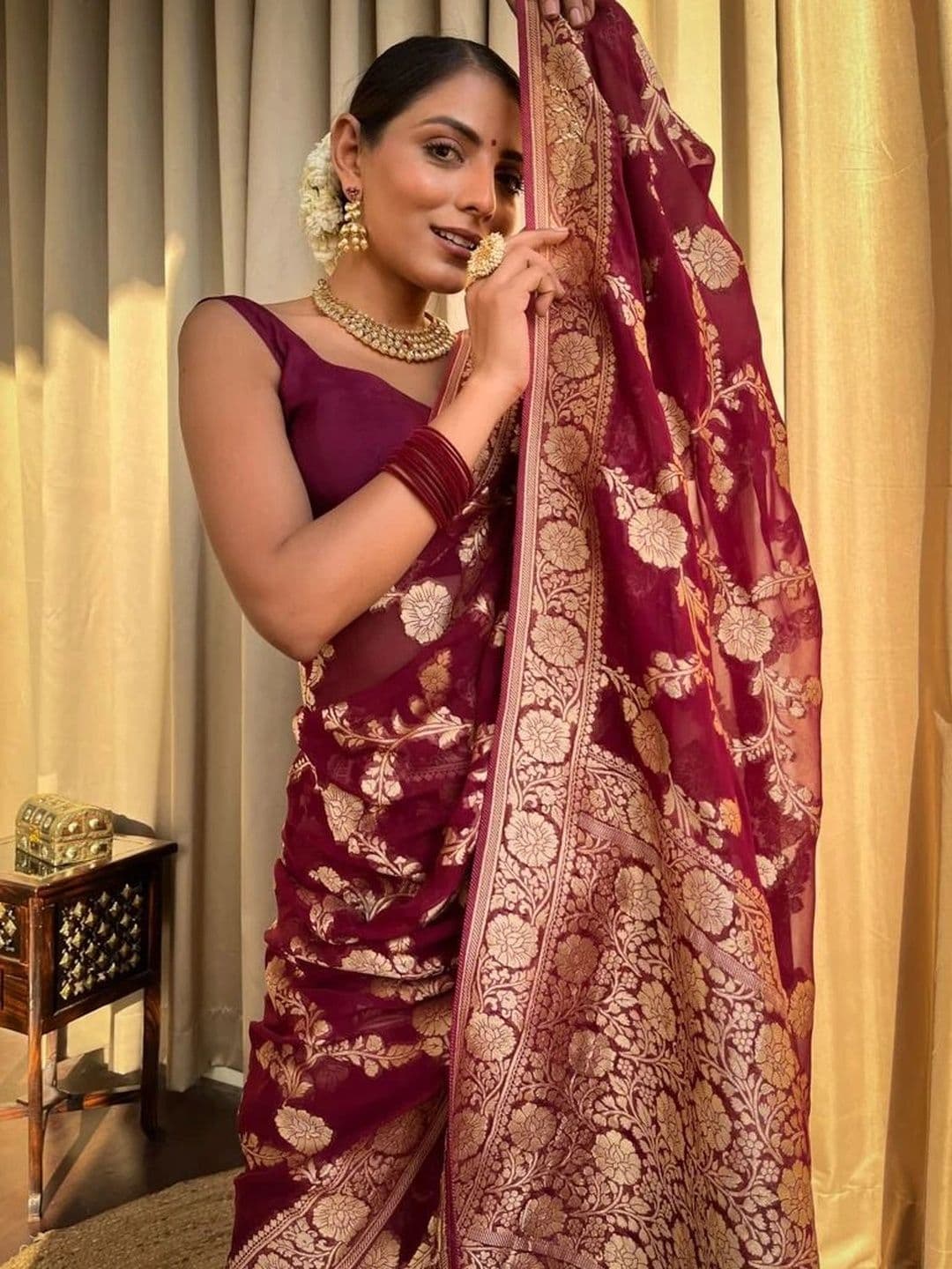 HERE&NOW Woven Design Zari Silk Blend Banarasi Saree thumbnail 6