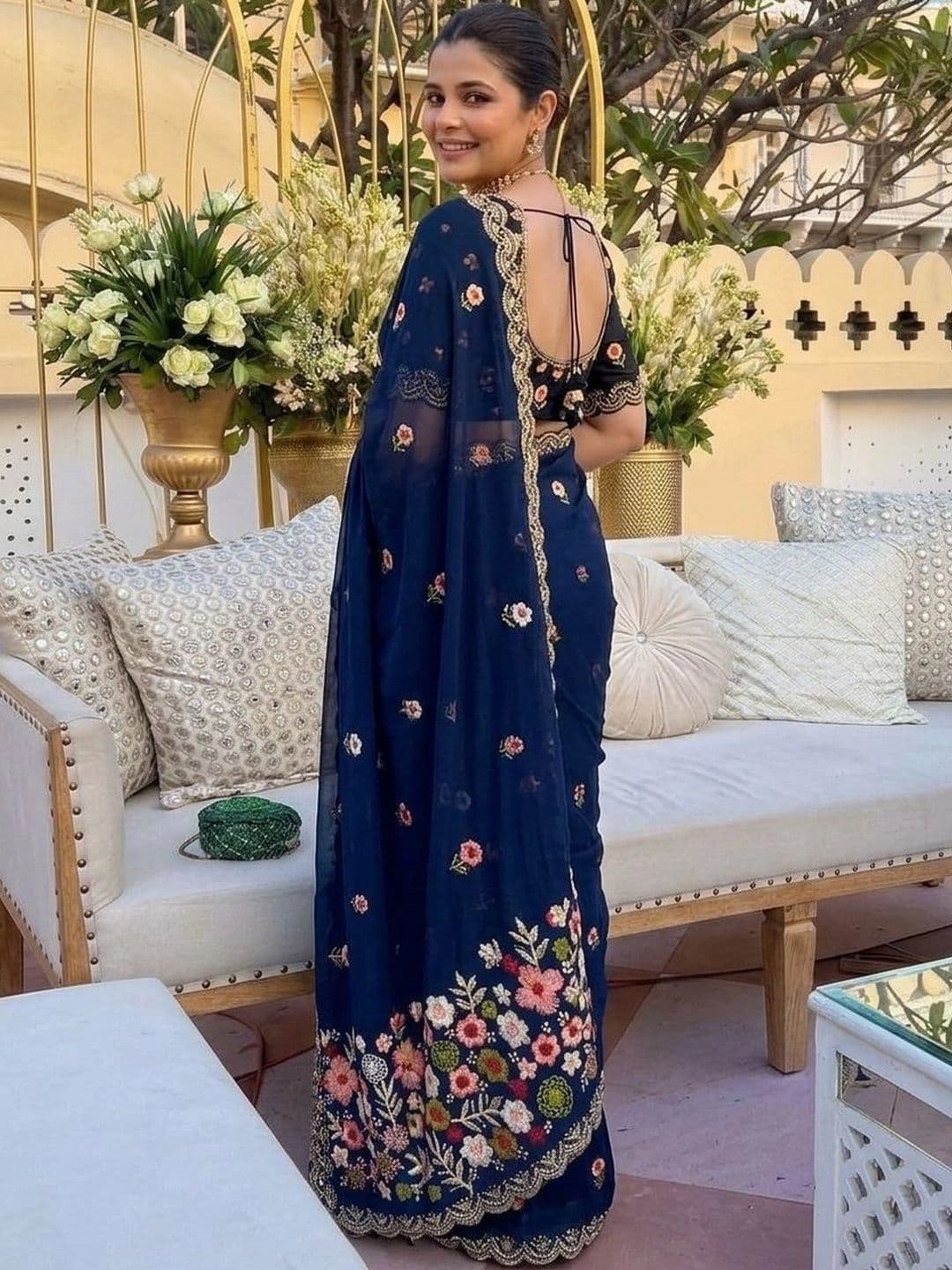 Kalista Women Floral Embroidered Pure Georgette Saree thumbnail 6
