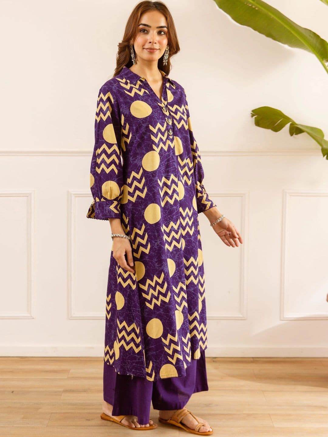 Nehamta Women Printed Regular Kurta with Palazzos thumbnail 3